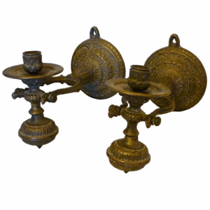 Paire de bougeoirs à balancier