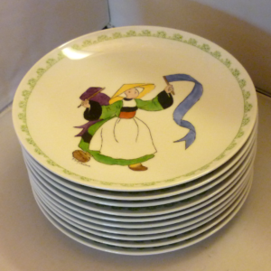 10 Assiettes Bécassine